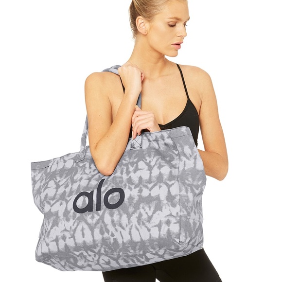 Alo Yoga ICONIC SHOPPER TOTE bag Brand New w tags! carry all purse sealed NEW - Picture 5 of 8